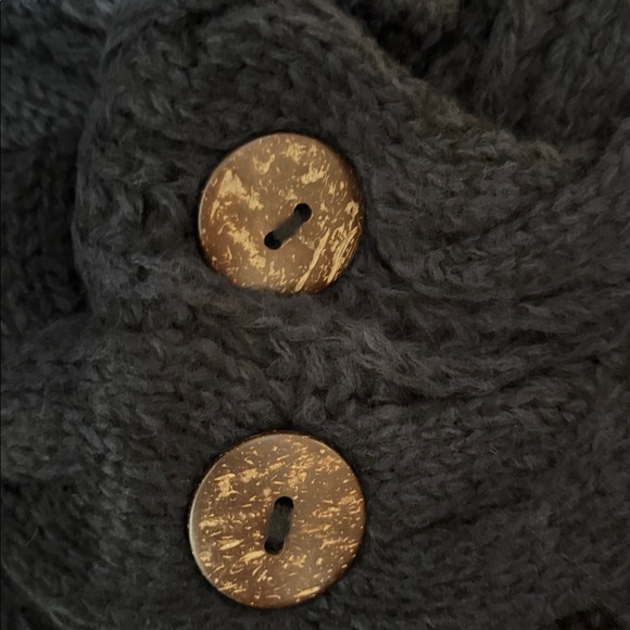 🆕 Cozy Black Knit Scarf/Cowl with Large Button Accents - Picture 5 of 10